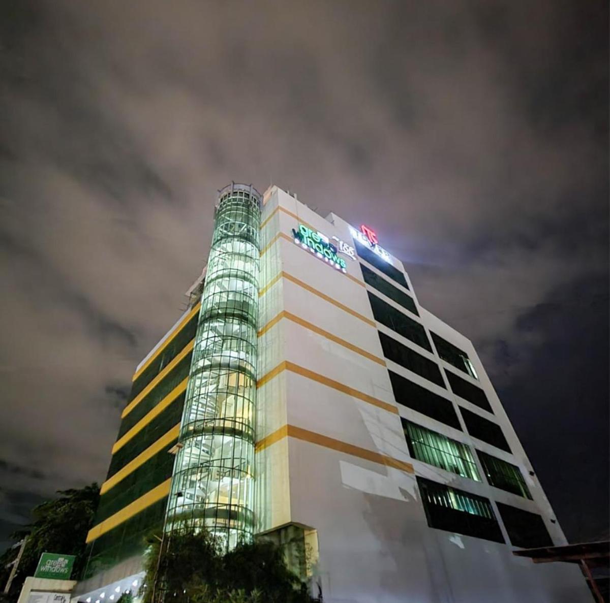 Suitetrails - Greenwindows Hotel