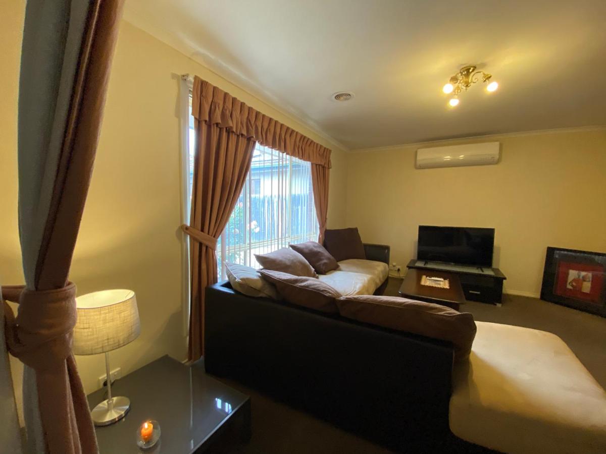 4 Beds-Whole House-U2-9 Dennis Street-Reservoir - Housity