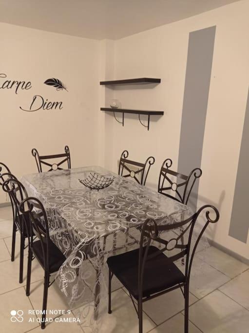 Maison au centre d'un petit village vendéen - Housity