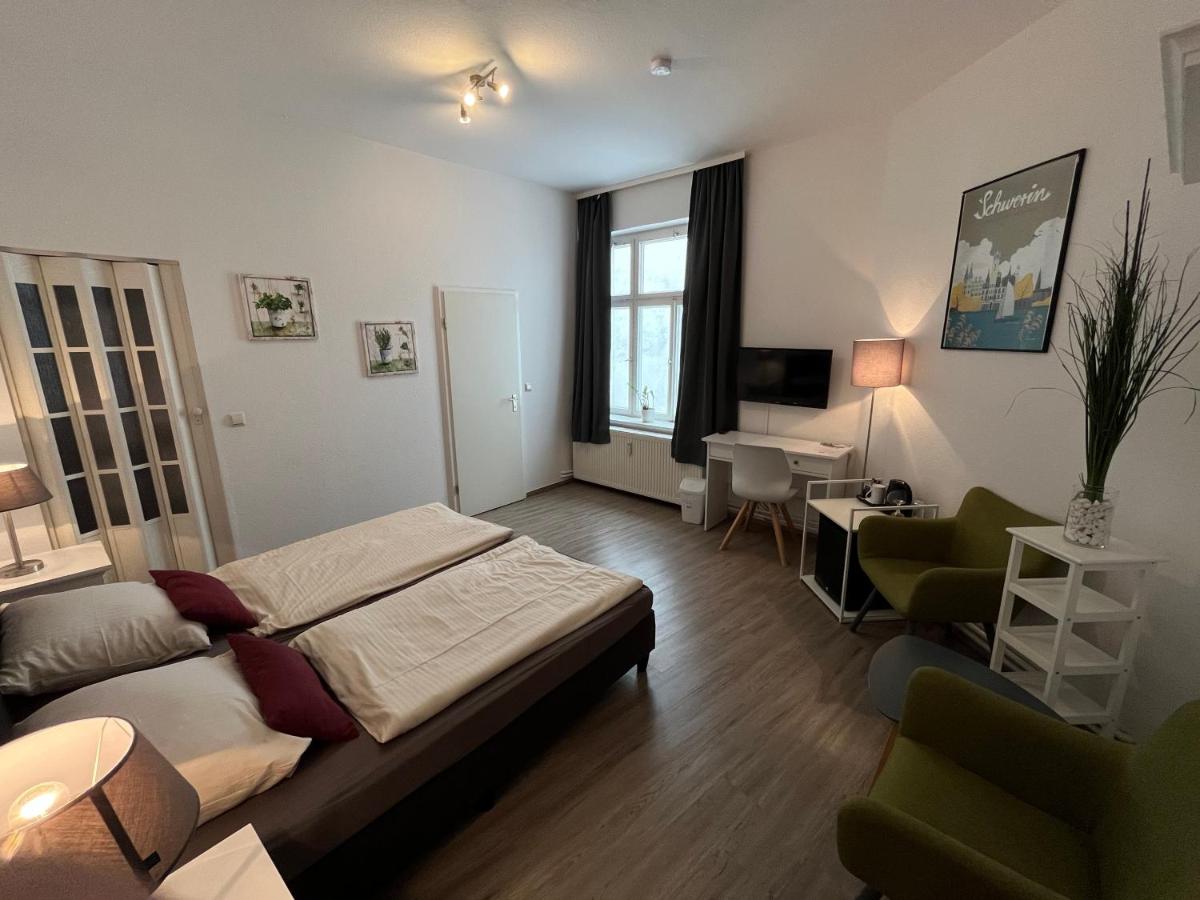 Pension am Schloss - Housity