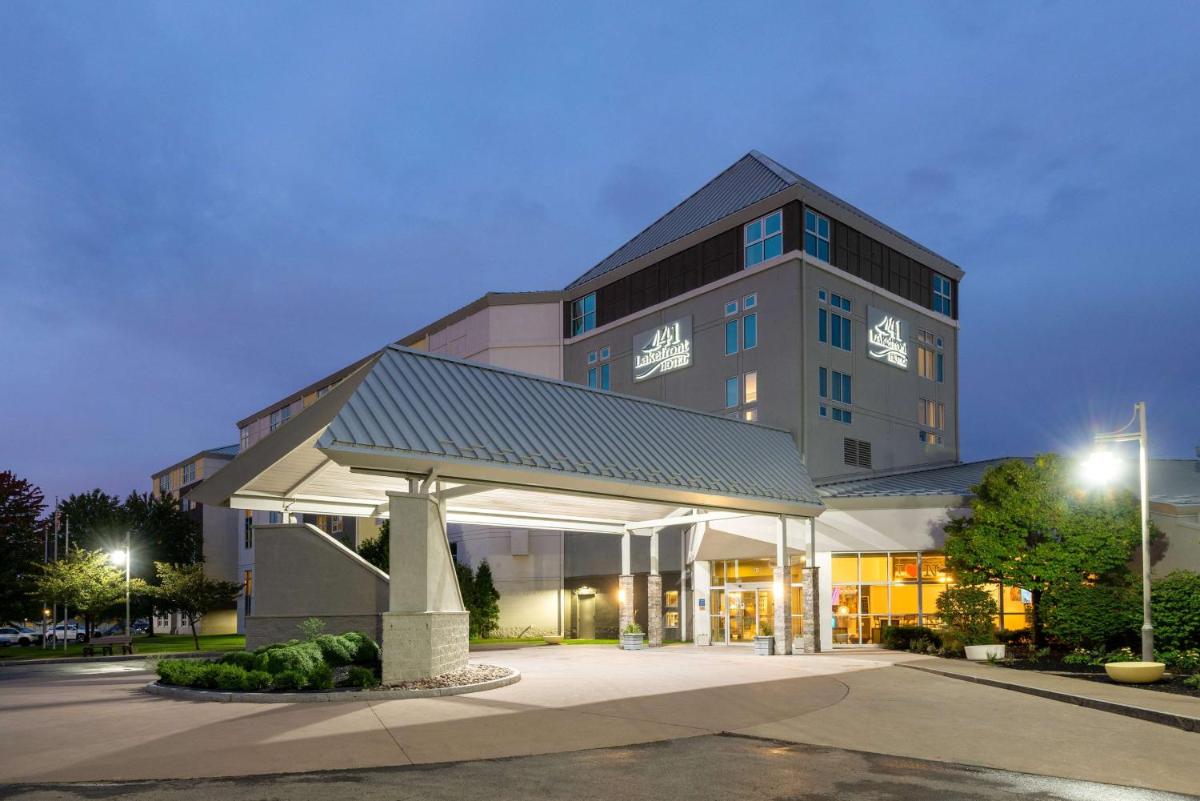 41 Lakefront Hotel, Trademark Collection by Wyndham - Housity