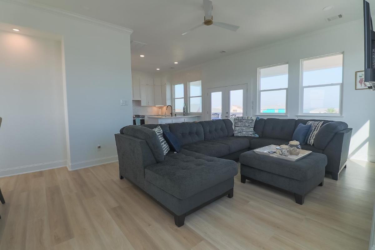 Hot Tub Gulf Views Fireplace BRAND NEW Beach Home in Treasure Island - Housity