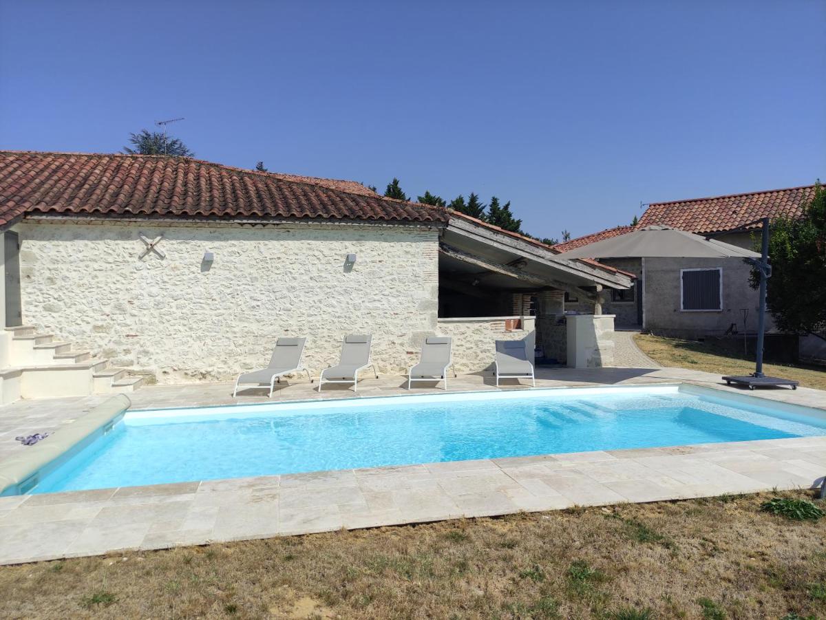 Suitetrails - Marigné: Superb country house, swimming pool and hot tub