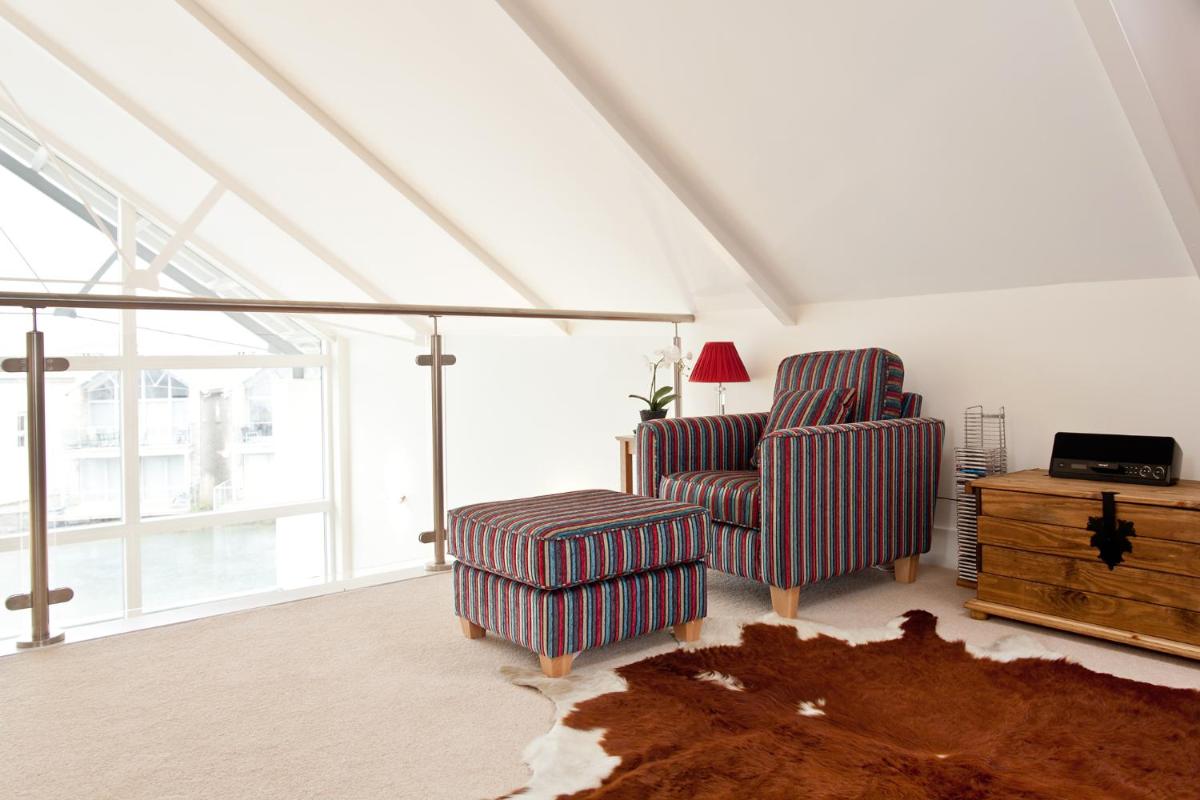 Suitetrails - Family friendly lakeside property in a nature reserve The Mallows HM81
