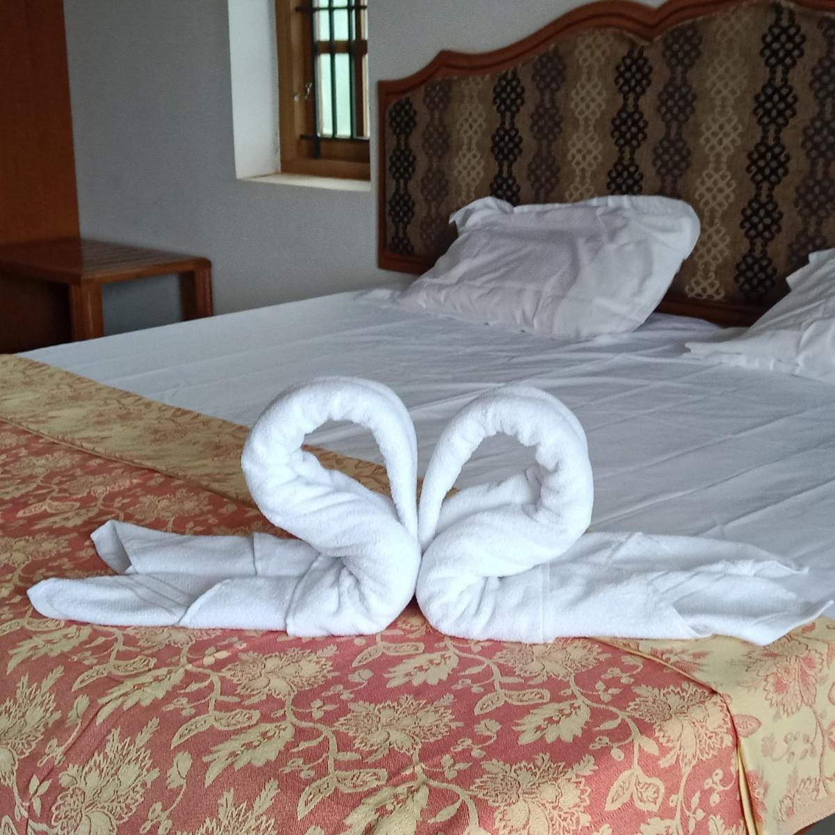 M.A.K resorts - Housity