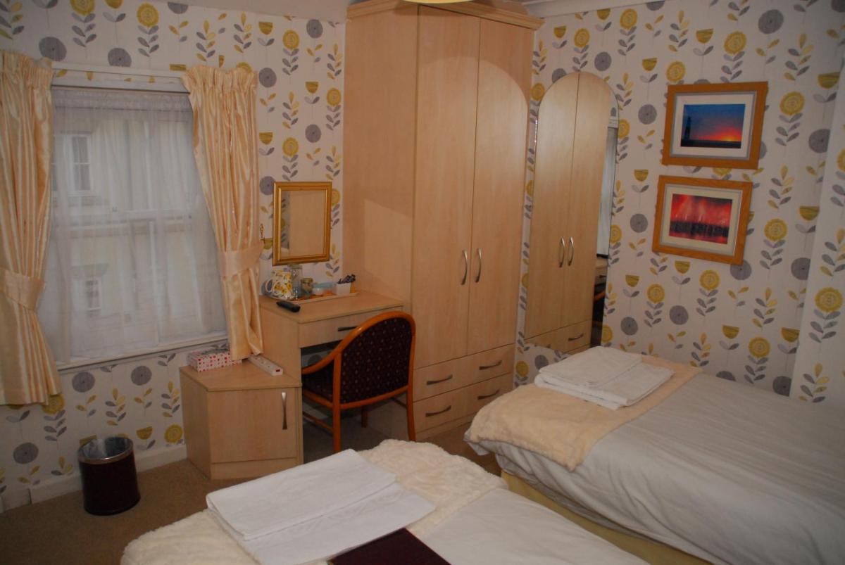 Weymouth Beach B&B - Adult Only - Housity