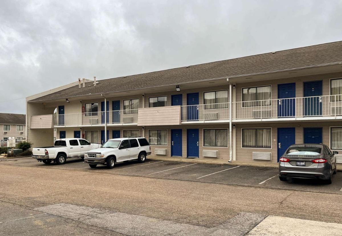 Studio 6 Millington TN - Housity