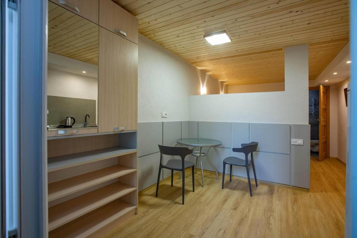 White House - Housity