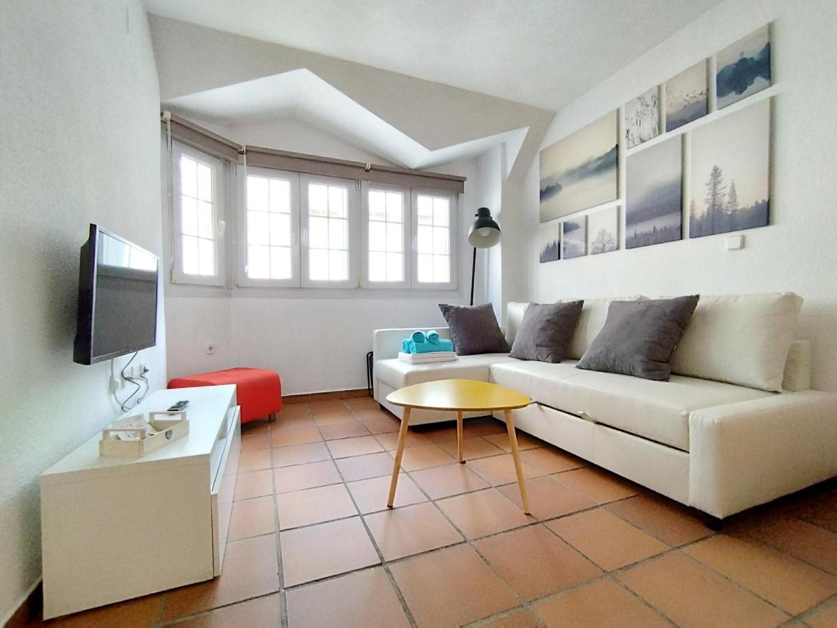 Apartamentos Arttyfal con parking y wifi by SURYNIEVE - Housity