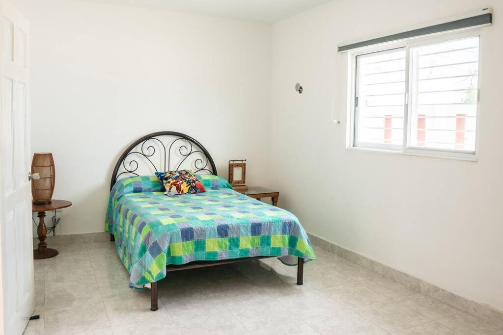 Casa completa con una habitación y 3 camas - Hizvo