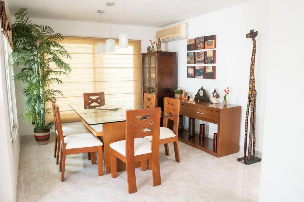 Casa completa con una habitación y 3 camas - Hizvo