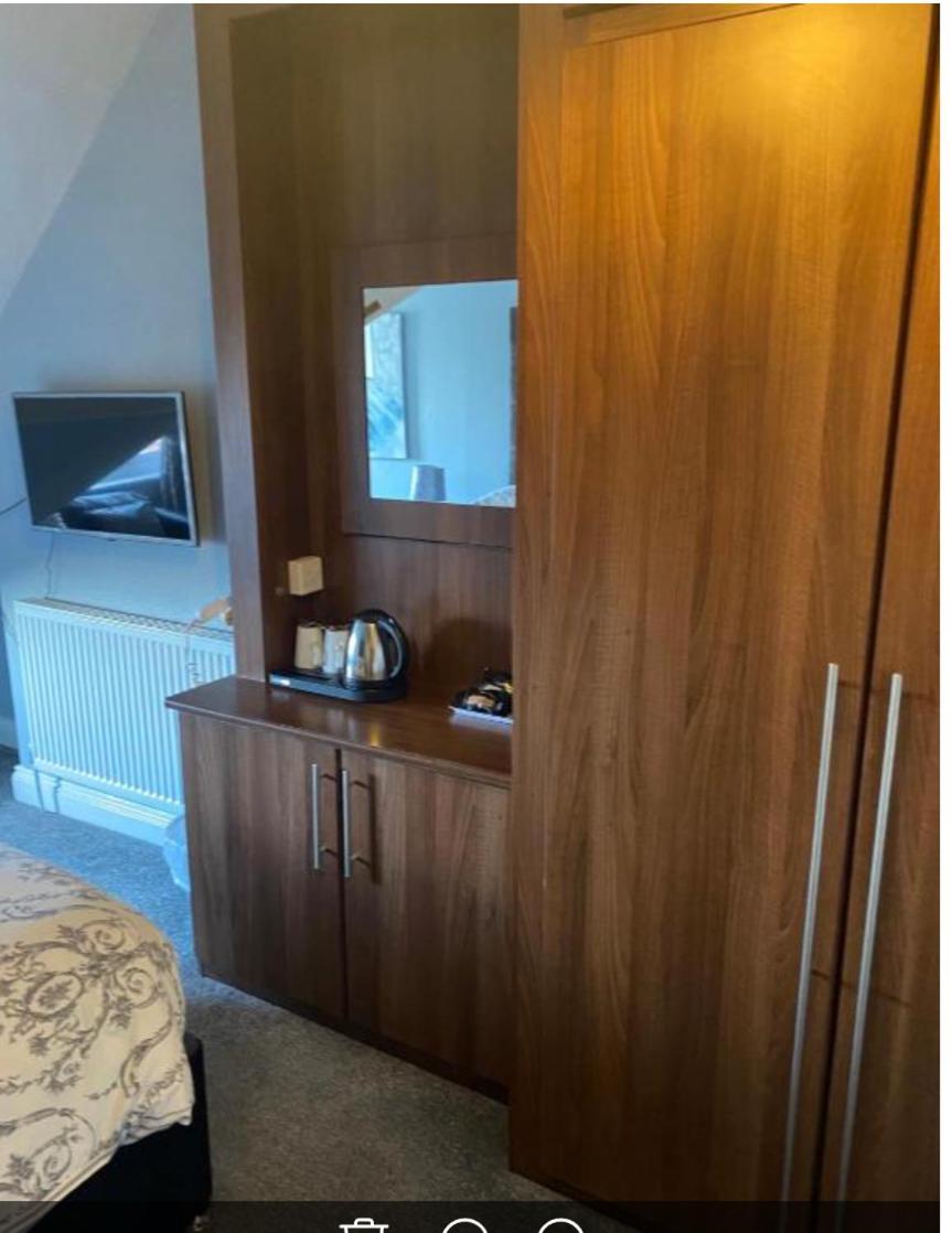 The Wayfarer, Robin Hoods Bay - Housity