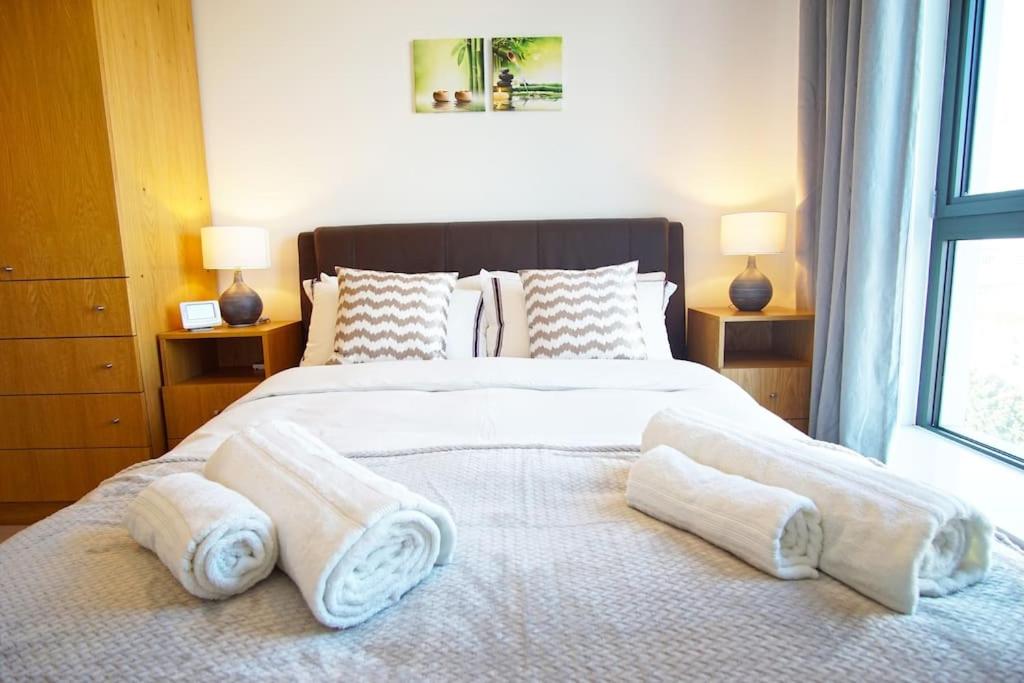 City Airport, Excel Centre, 2 Bed Flat - Housity