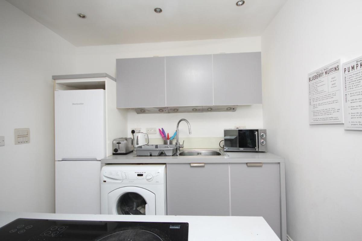 1 Bedroom Apartment, in Birmingham city centre, Chinese quarter - Housity