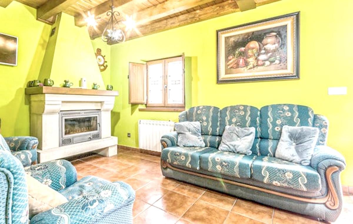 Holiday home in rural area with mountain view in Trescares - Housity