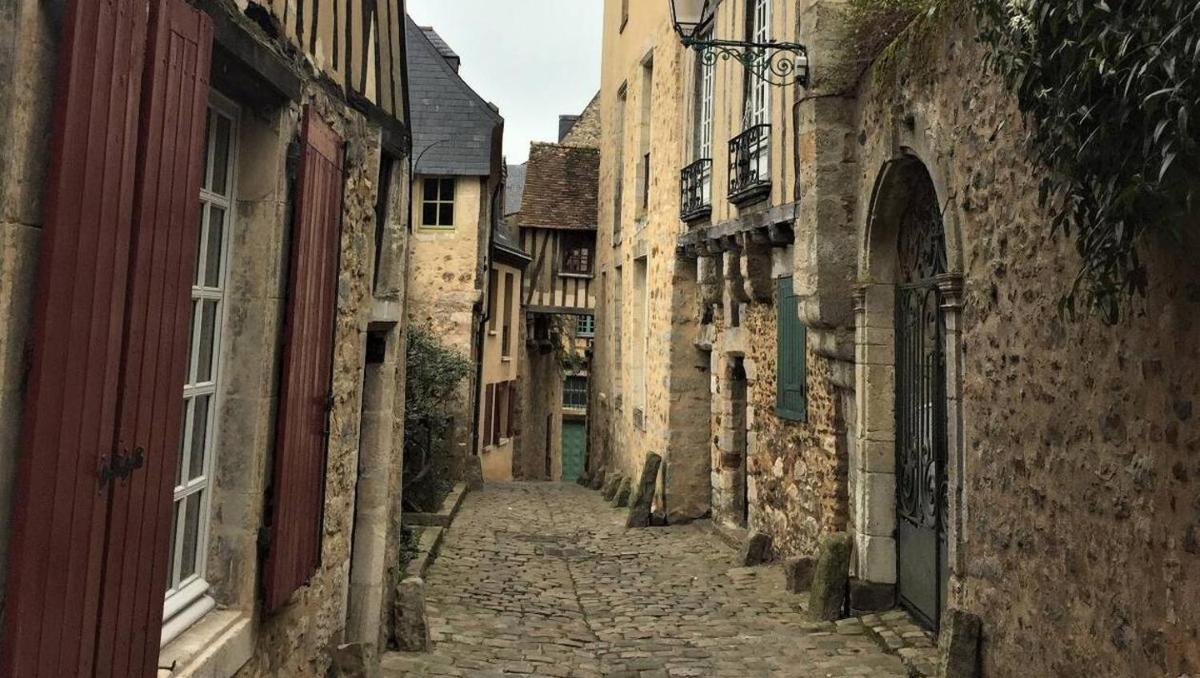 Aux pieds du Vieux-Mans : Joli Studio Cosy - Housity