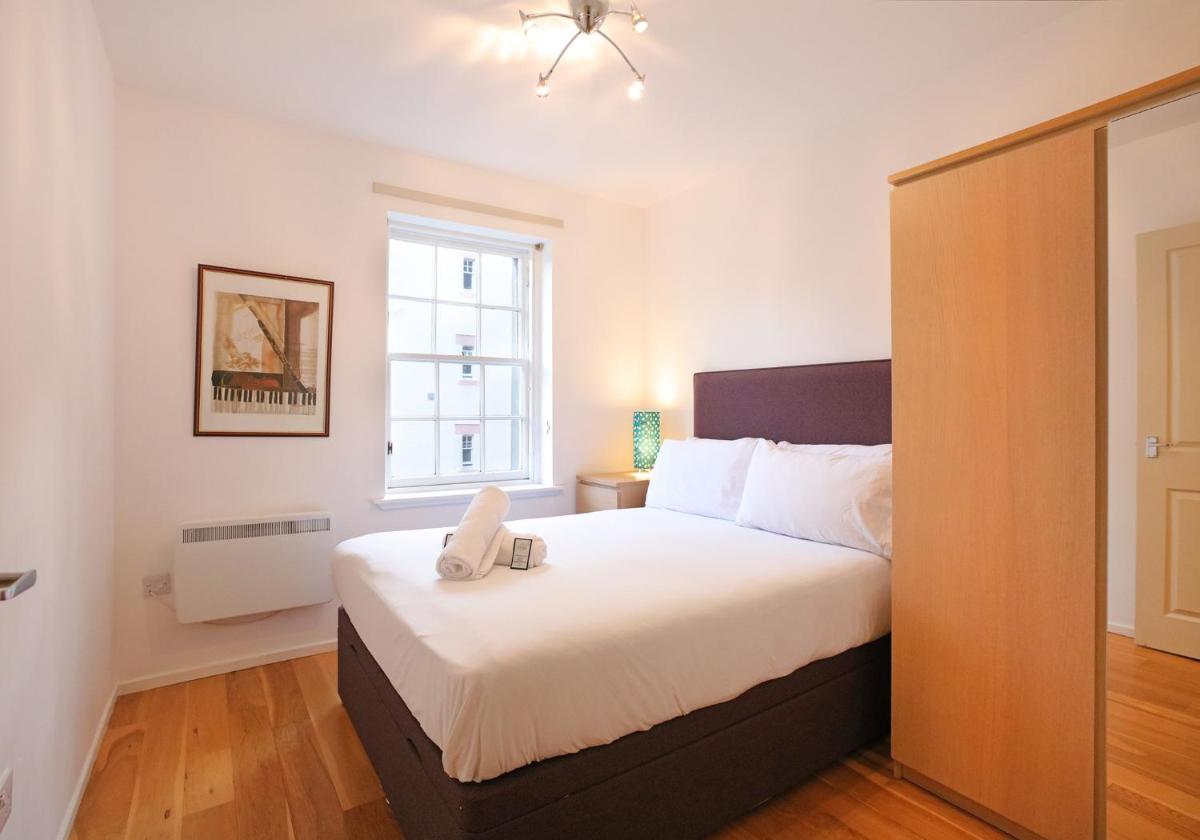 The Castle View Residence - Housity