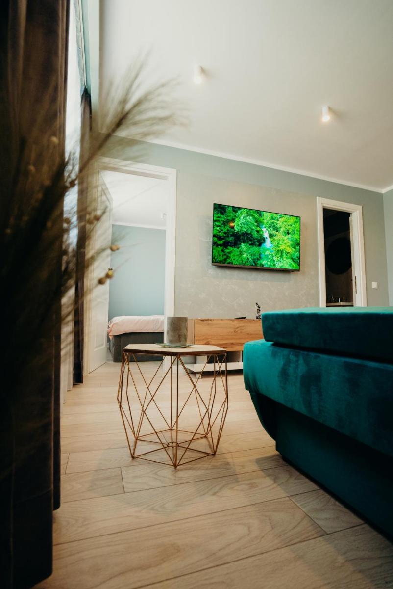 Studio 76 - Housity