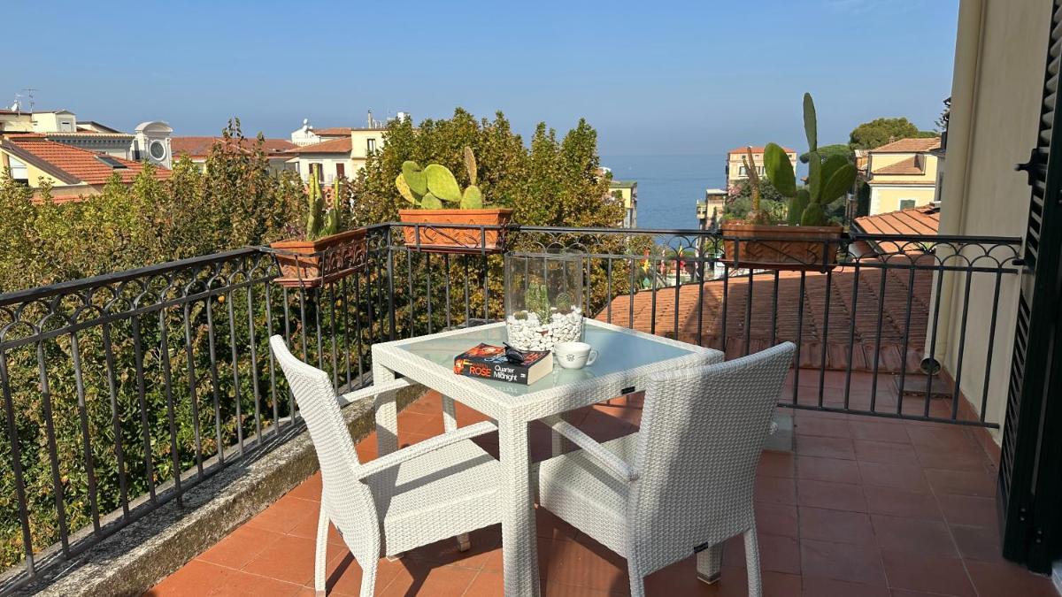 Hotel Villa Di Sorrento - Housity