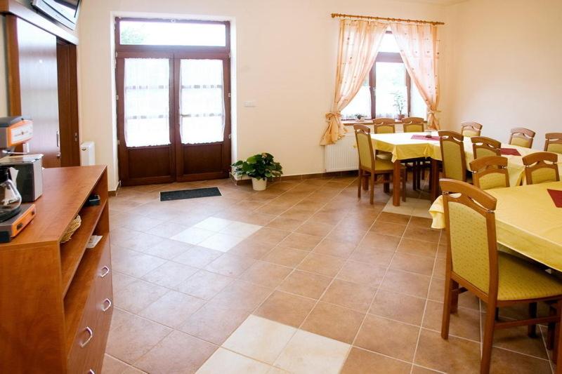 Pension Smetanuv statek - Housity