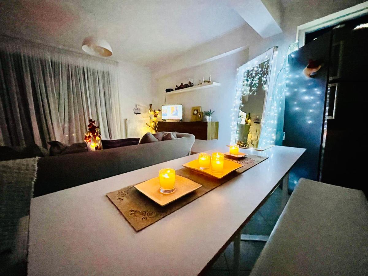 Nadia's White Loft - Housity