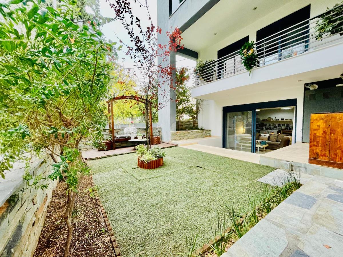 Nadia's White Loft - Housity
