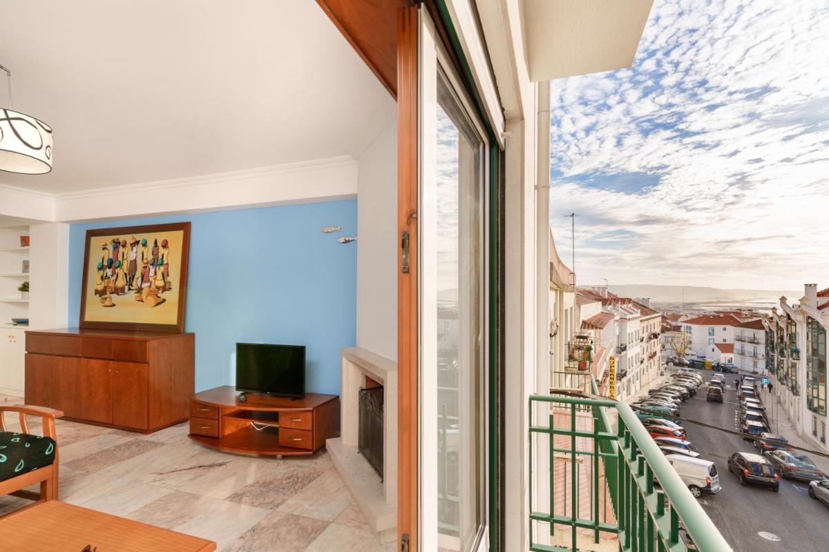 Dina´s home at Nazaré beach - Housity
