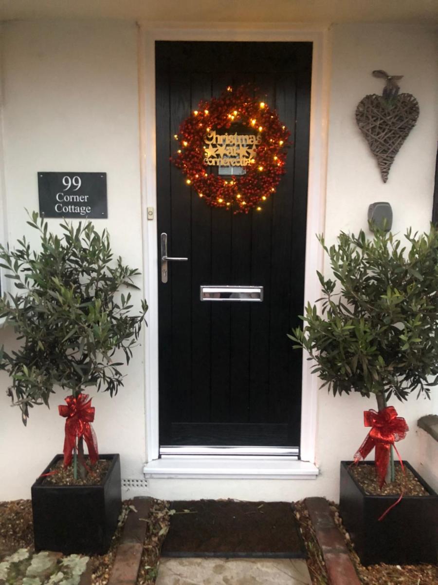 Corner Cottage - character, charm, great location. - Housity