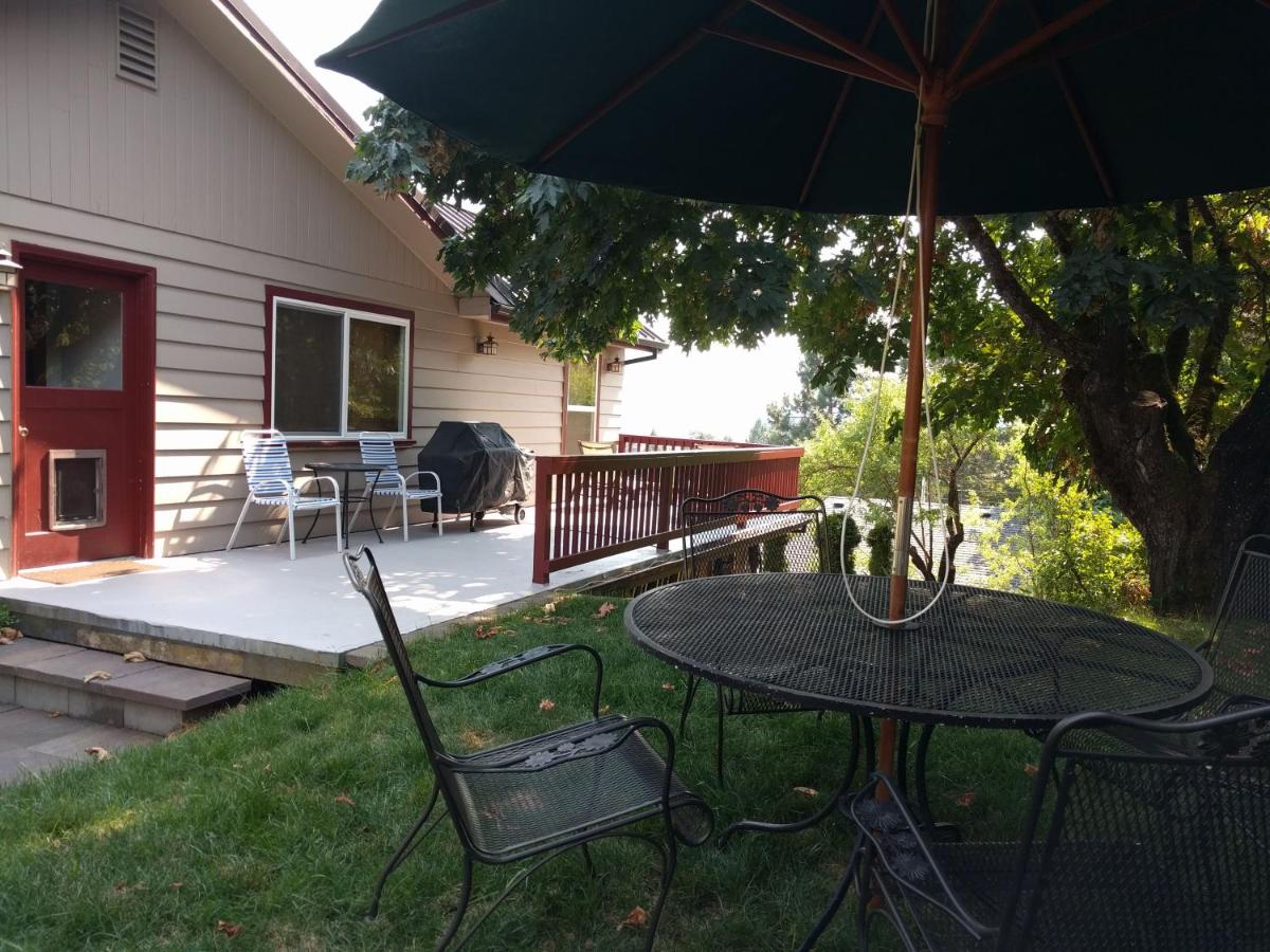 Downtown White Salmon View Home - Housity