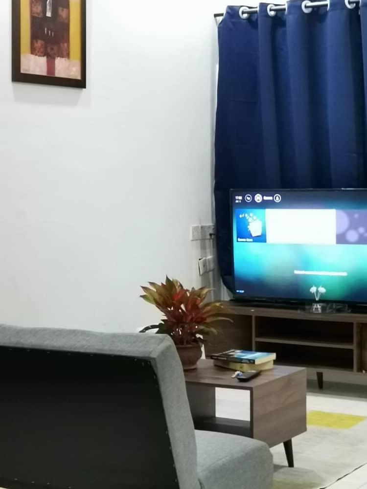 UIA Younee Kuantan Homestay 3R2B 9pax 5 min to town - Housity
