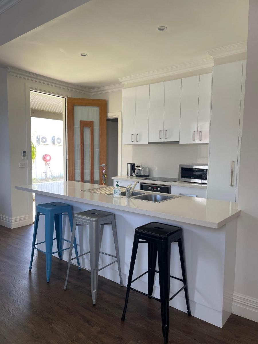Modern & Self- Contained Hideaway Near Racecourse - Housity