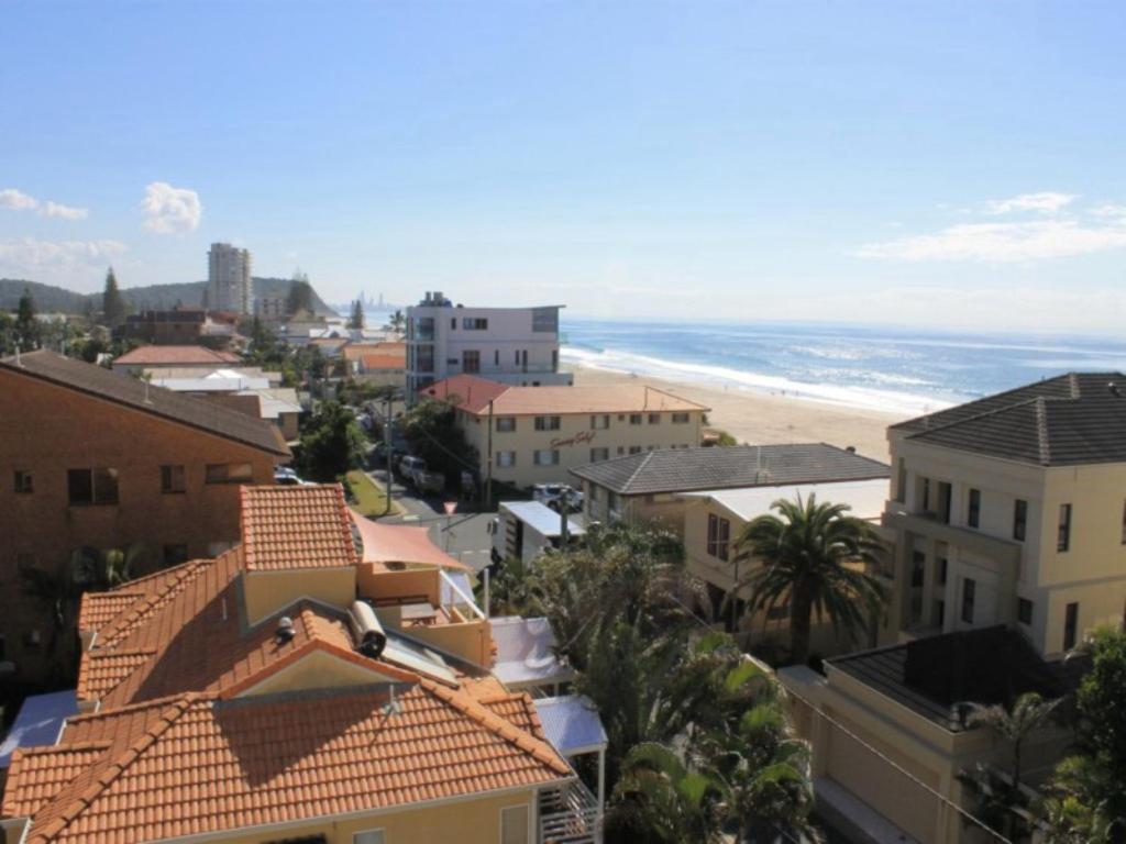 Seascape - Hosted by Burleigh Letting - Housity