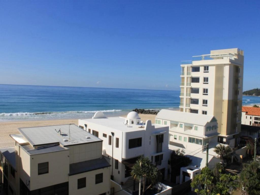 Seascape - Hosted by Burleigh Letting - Housity