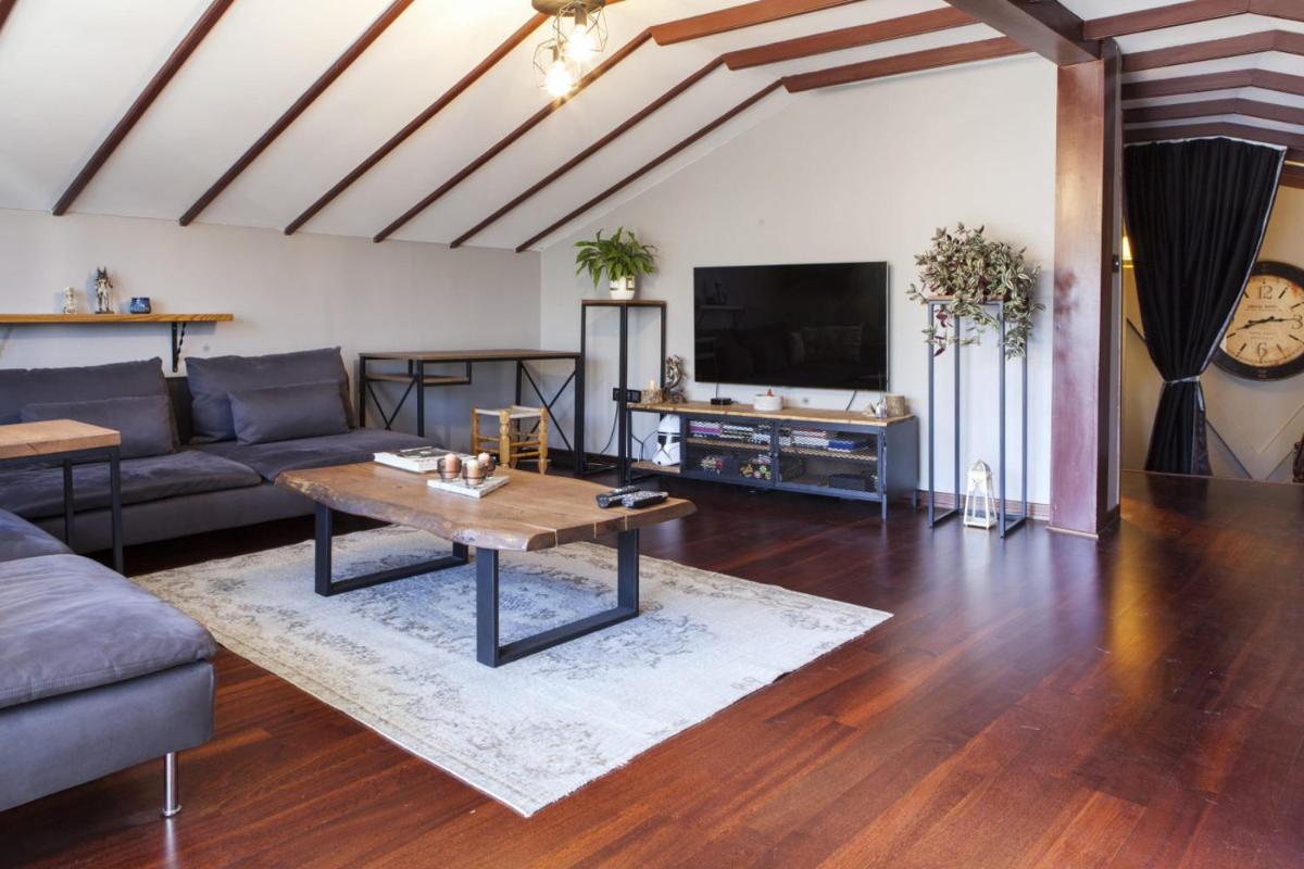 Charming Flat with a Lovely Terrace in Yenikoy - Housity