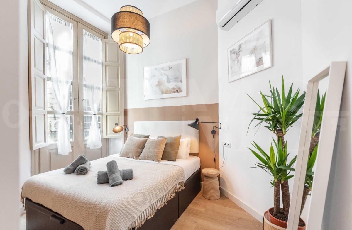 Artistic apartment in the heart of Málaga by REMS - Housity