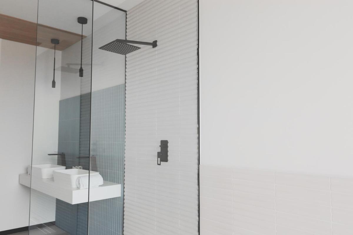 Atmos Hotel Boutique - Housity