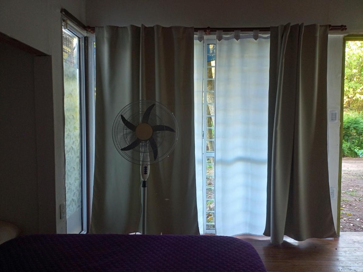 Cabaña monoambiente con pileta y jardín arbolado - Housity
