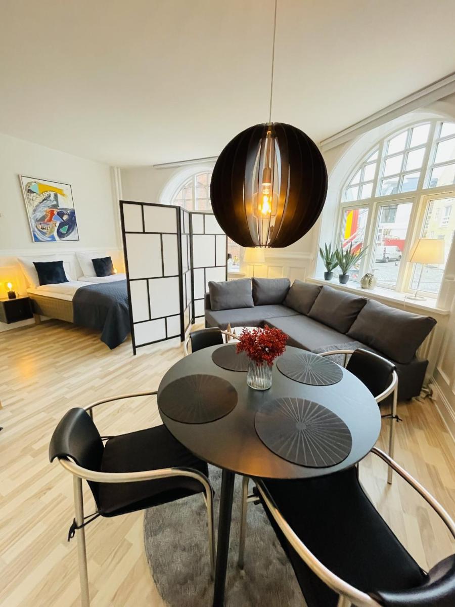 aday - Luxurious Studio Apartment in the Heart of Aalborg - Housity