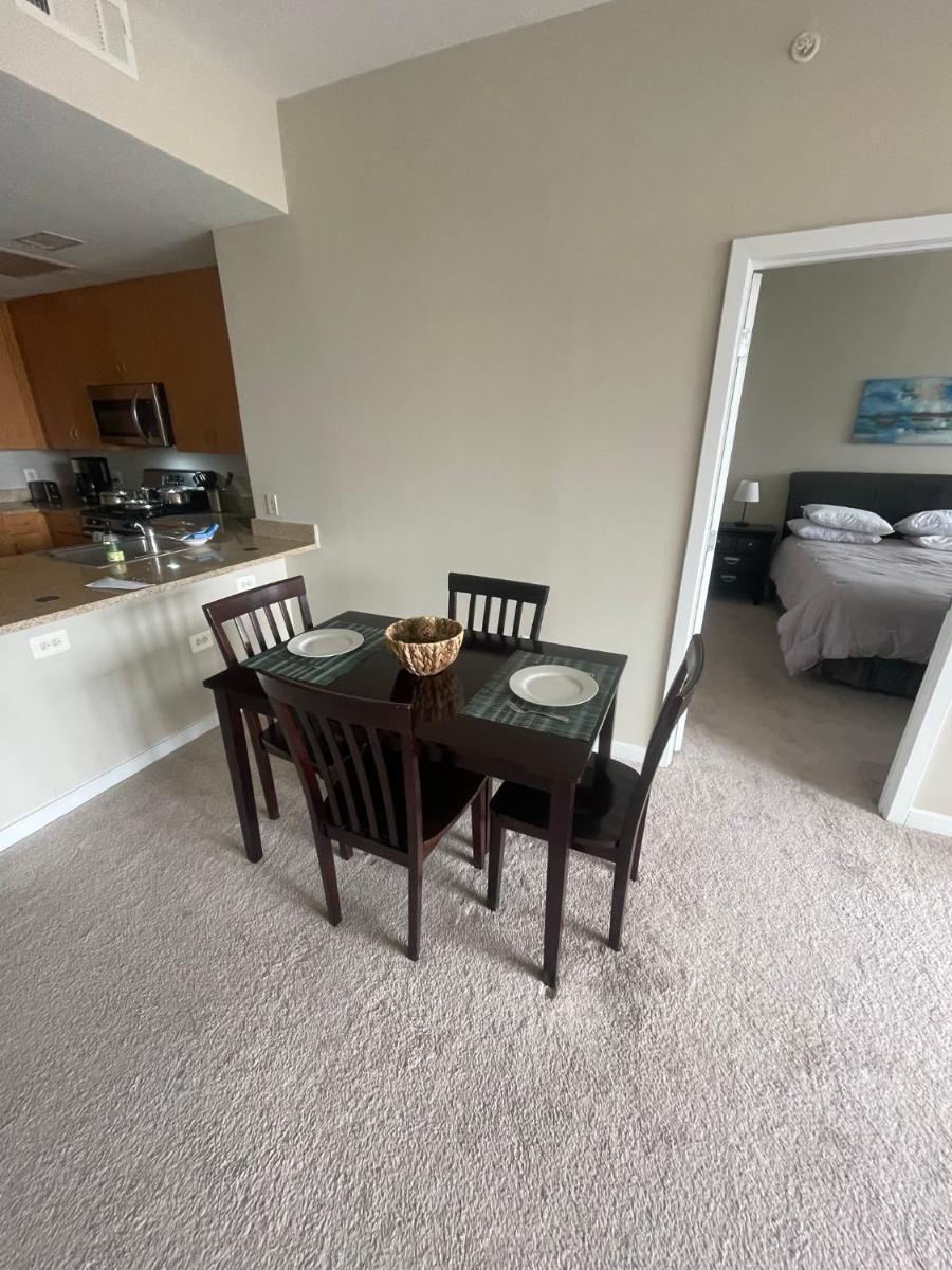 Lovely Reston Town Center 2 Bedroom Apt - Housity