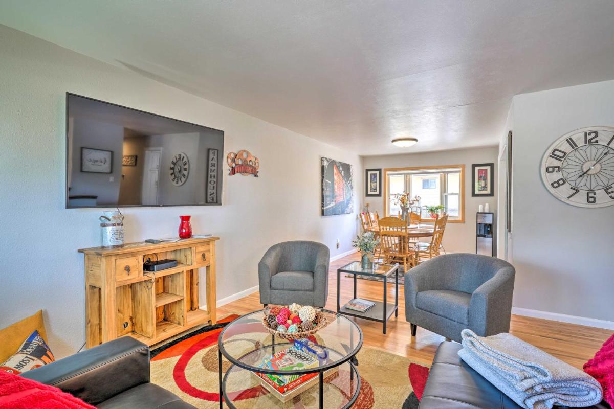 Colorado Springs Home with Stunning Mountain Views - Housity