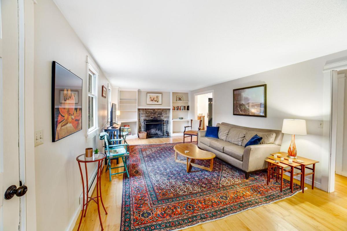 Willard Road Hideaway - Housity