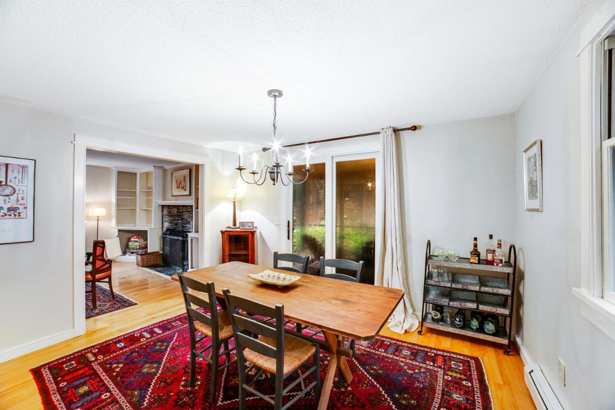 Willard Road Hideaway - Housity