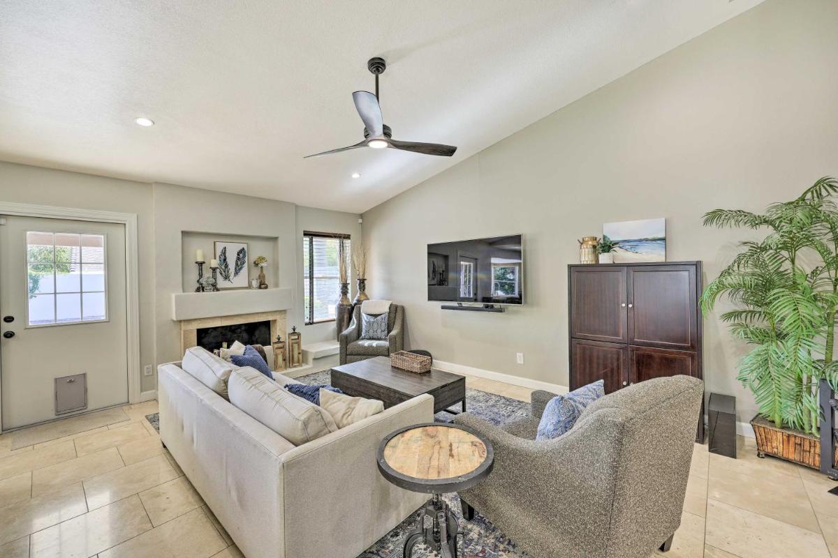 Luxurious Scottsdale Home with Backyard Oasis! - Housity
