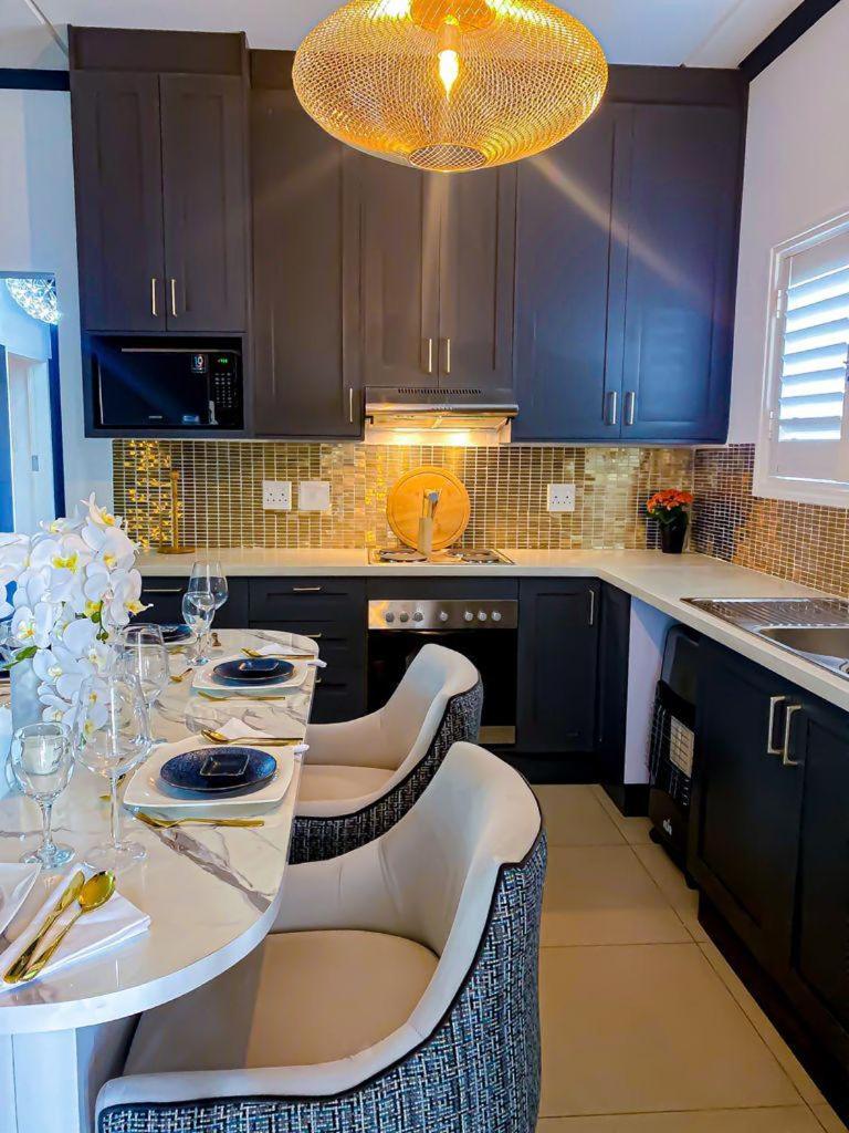 Suitetrails - Abusar Apartment