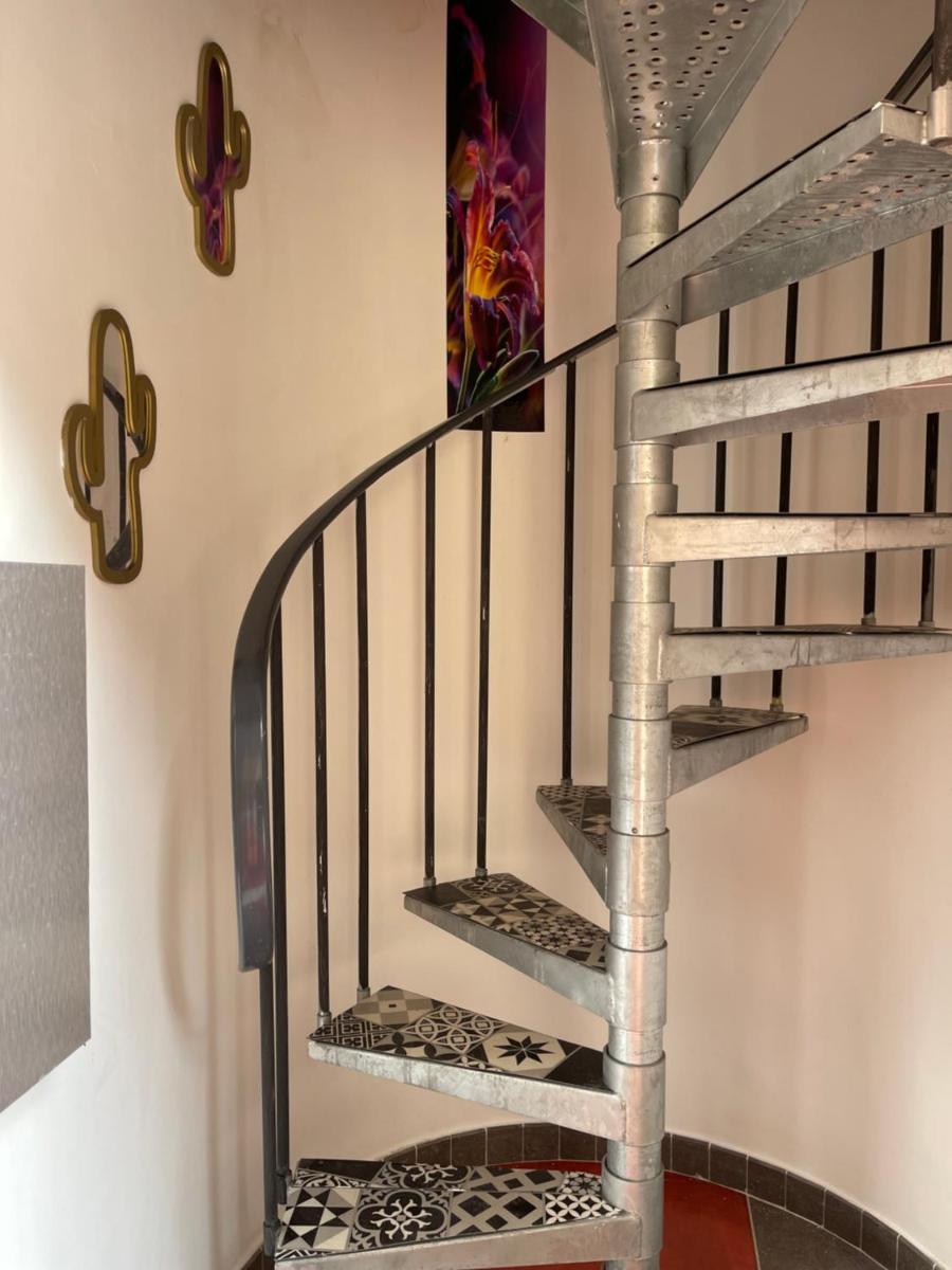 Location Studio de charme 1er étage - Housity