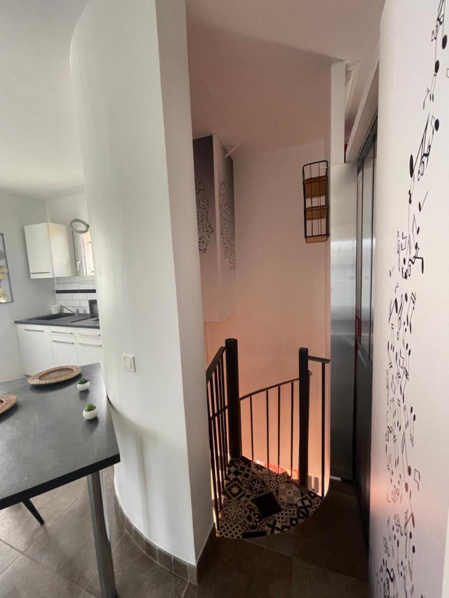 Location Studio de charme 1er étage - Housity