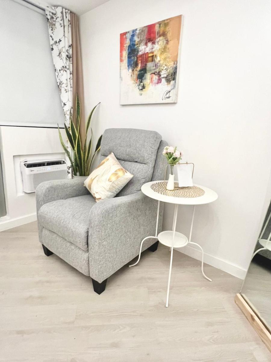 Stylish Condo Unit in Azure North with Relaxing Ambiance - Housity
