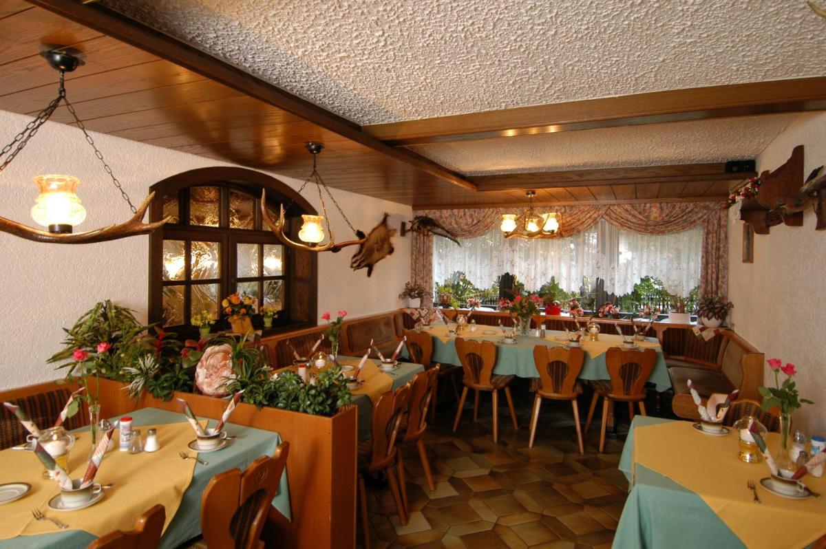 Hotel Dreisonnenberg - Housity