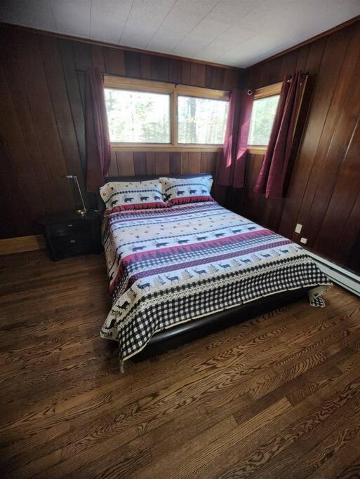 Poconos Perfect Mountain Get-A-Way located in Lake Harmony! SR340 - Housity