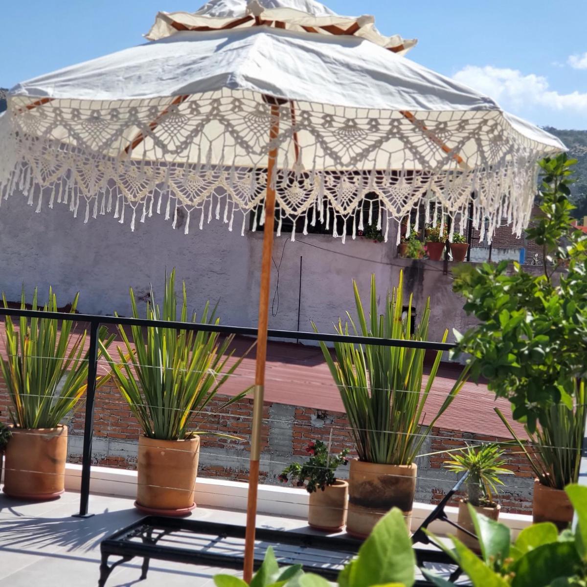 El Ponto- Luxury Apartment Hosted By Affordable bnb-Pay Less Do More - Hizvo